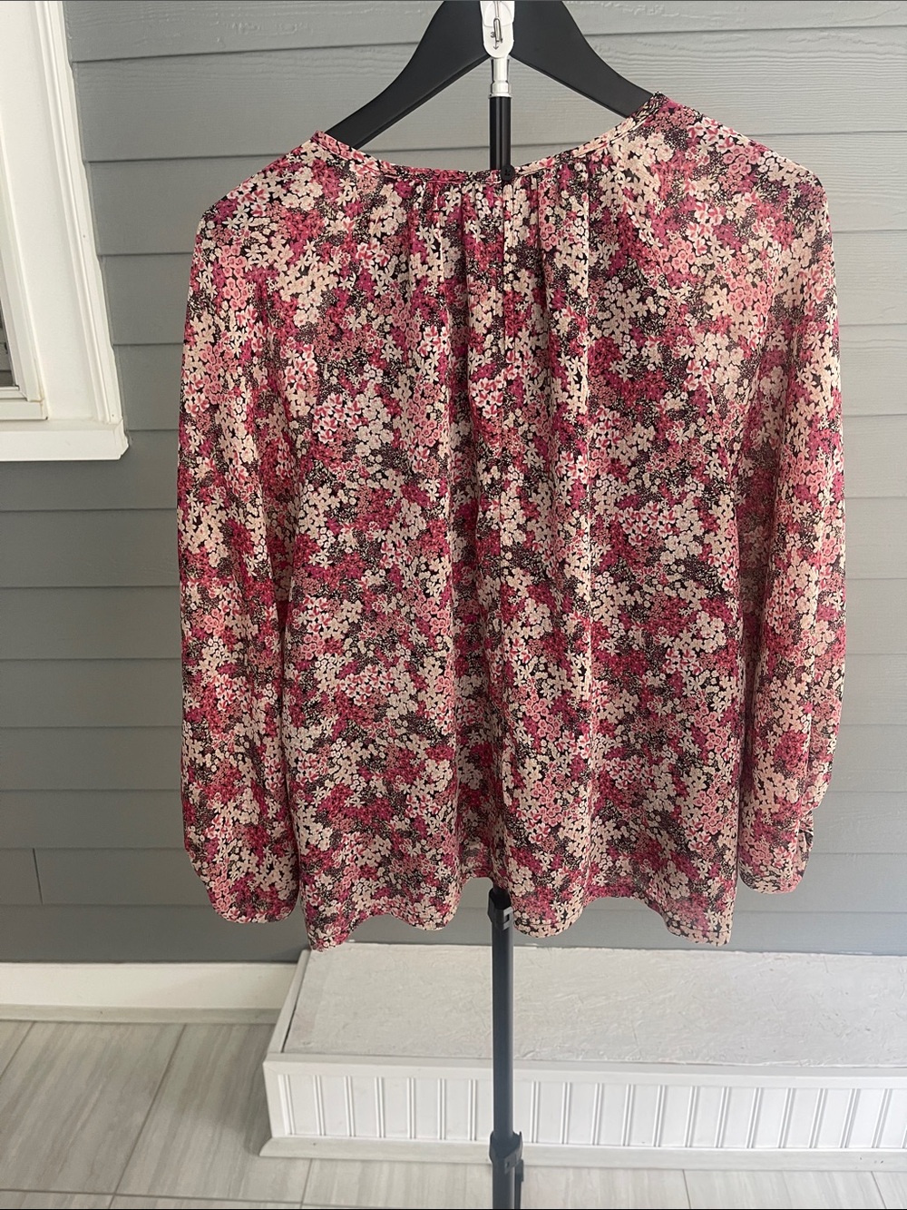 LOFT Pink/Black/Cream Floral Peasant Blouse Size M - Picture 3 of 5